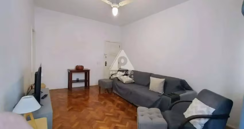 Apartamento em copacabana 2 quartos com vaga de garagem no posto 4.