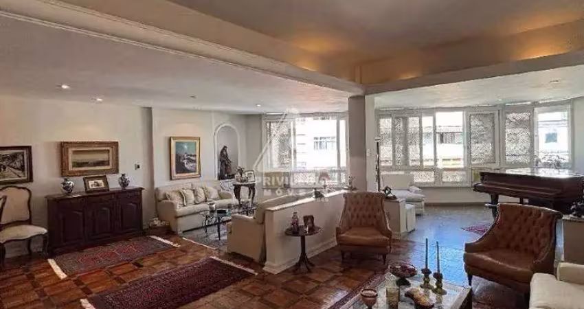 Apartamento 3 quartos localizado em area privilegiada em copacabana