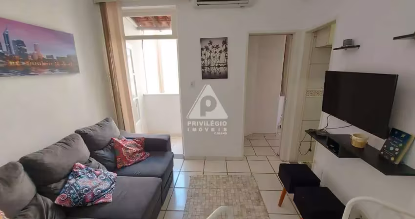 Apartamento a venda: 1 quarto, 1 vaga na escritura, posto 5, copacabana.