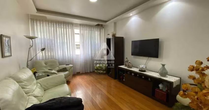 Posto 3 copacabana!! apartamento com 3 quartos, 3 banheiros ao total e 1 vaga na escritura!! 126m²