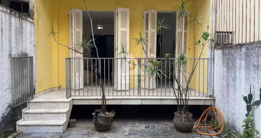 Apartamento térreo estilo casa bem iluminado, arejado e com espaço para toda família!