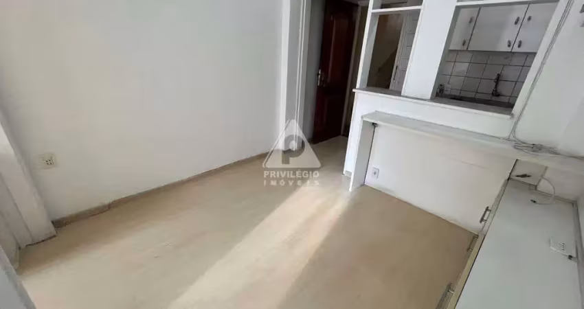 Quarto e sala em copacabana à venda – ótima localização