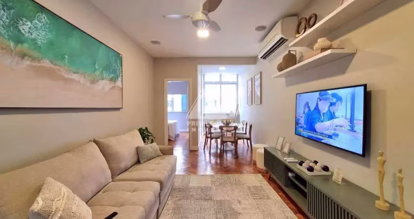 Apartamento 2 quartos, reformado, na quadra da praia!