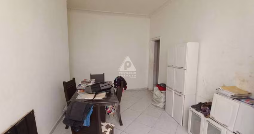Apartamento com 2 Quartos à venda, cem Copacabana, próximo ao Bairro Peixoto.