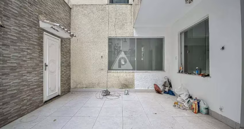 Av atlântica amplo apartamento com área externa 2 salas 3 quartos sendo 1 suíte e dependência completa