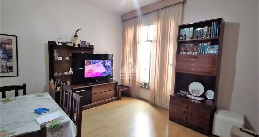 Apartamento com 3 Quartos e 2 banheiros à Venda, 110 m² por R$ 1.200.000