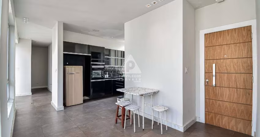 Apartamento de três quartos na Urca com vista para o Cristo