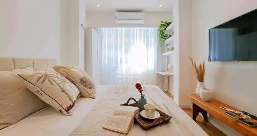 Conjugado todo reformado e mobiliado com vista lateral da praia.