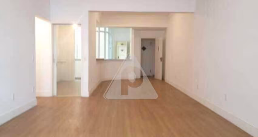 Salão, jardim de inverno, 3 quartos, 2 suítes, banheiro social, cozinha,