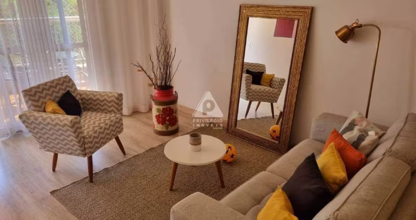 Apartamento de 2 quartos com 1 suíte, varanda gourmet, 2 vagas - Tijuca - RJ