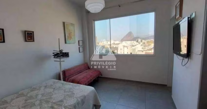 Apartamento Conjugado Reformado no Catete, Rio de Janeiro - RJ