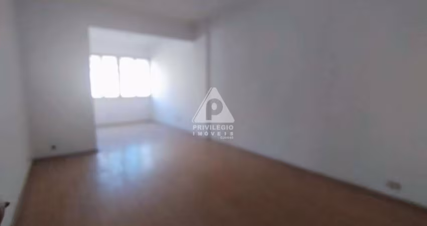 Apartamento 03 quartos em Copacabana no Posto 2