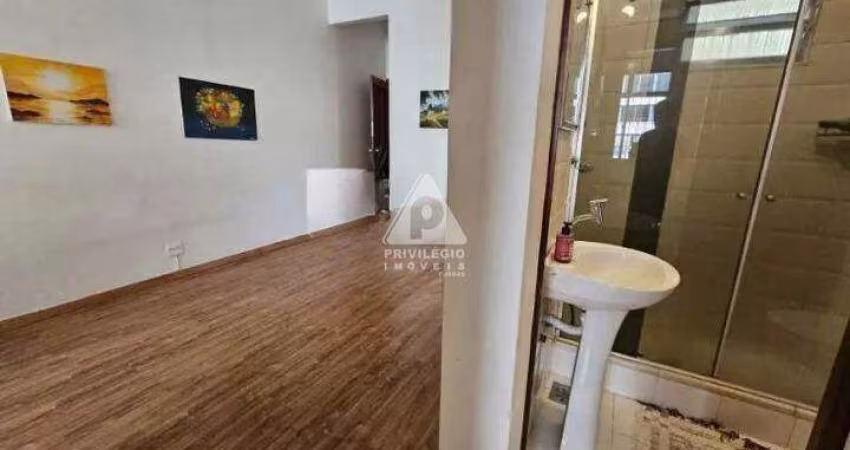 Posto 5! Sala e quarto com dependência. 50m²