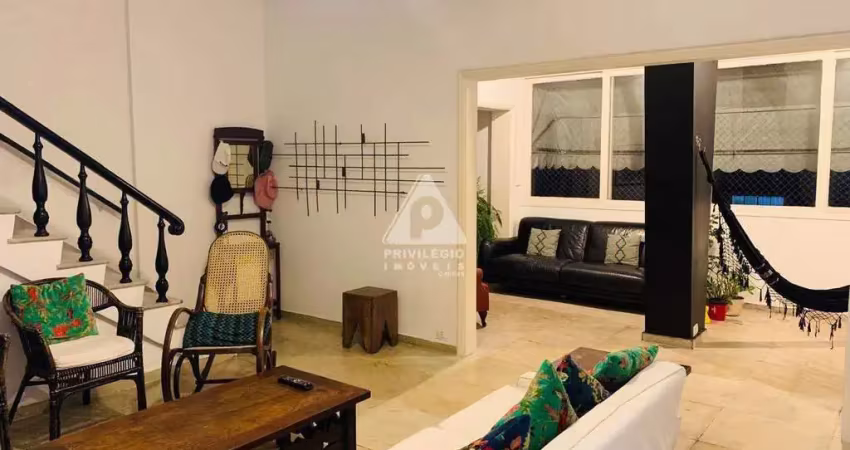 APTO DUPLEX 3 QUARTOS ,VARANDA INTERNA