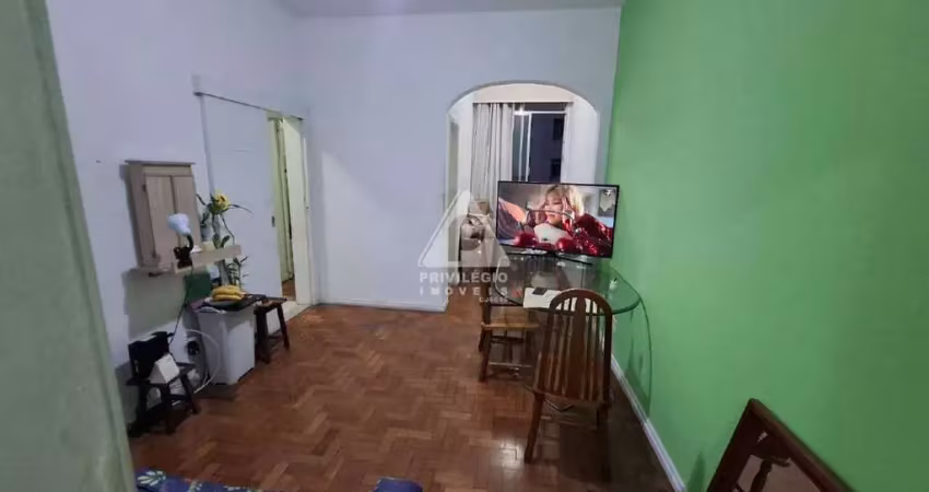 Apartamento de sala mais 1 quarto em copacabana próximo a praia!