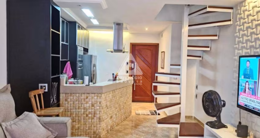 COBERTURA TRIPLEX, 2 QTOS, SUÍTE CANADENSE, LAVANDERIA, ÁREA INTERNA E EXTERNA