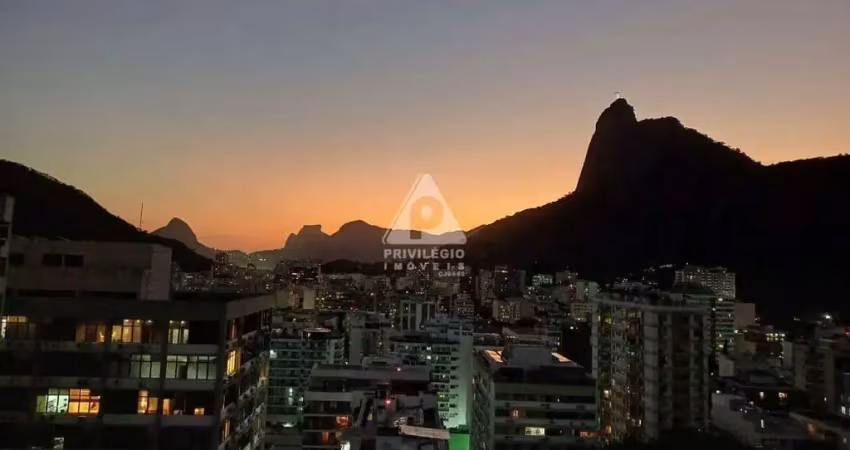 Cobertura duplex, 198m² na guilhermina guinle. 4 quartos, sendo 2 suites, piscina privativa, vista livre e deslumbrante, 2 vagas, portaria 24h