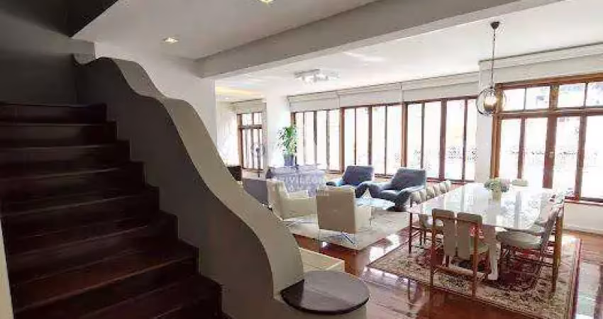 Cobertura duplex reformada de alto padrão: 4 quartos (1 suíte), vaga na escritura e lazer privativo.