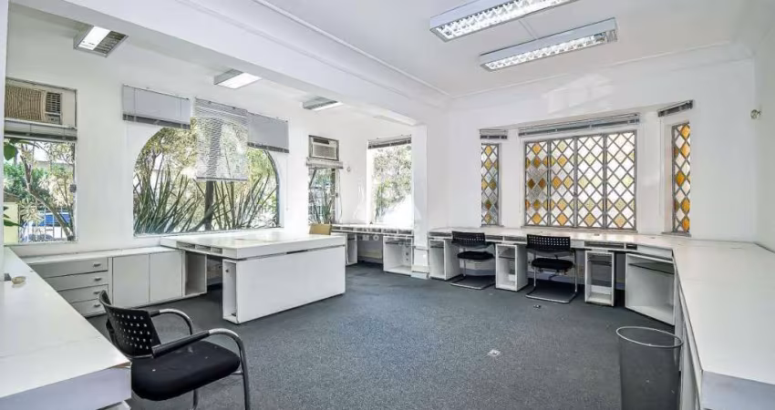 Excelente Casa duplex com 548m² na Urca, comercial ou residencial com 8 salas, vaga de garagem, documentação perfeita.