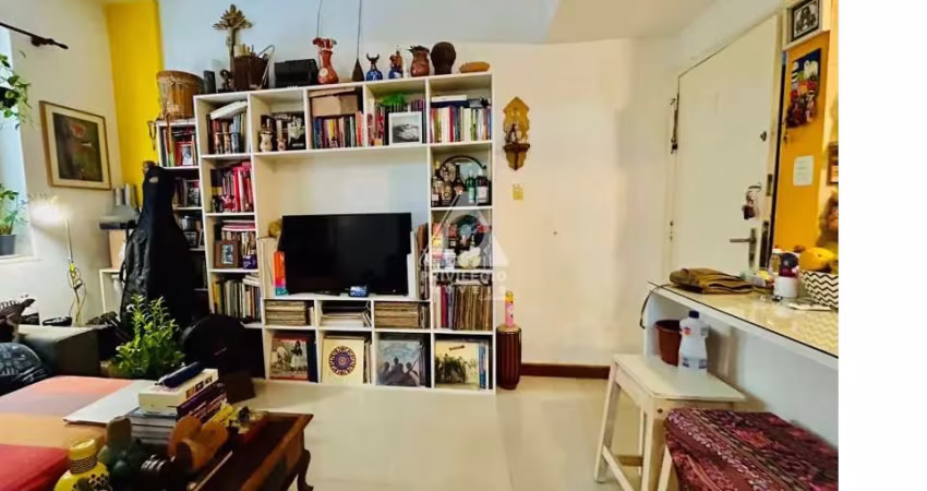 Apartamento de 2 quartos reformado no Leblon!