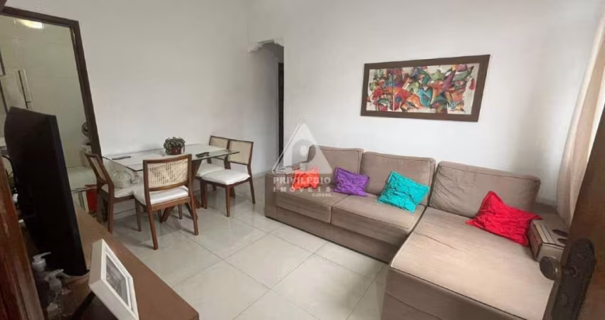 2 quartos, reformado, área de serviço, vista livre, rua sem saída
