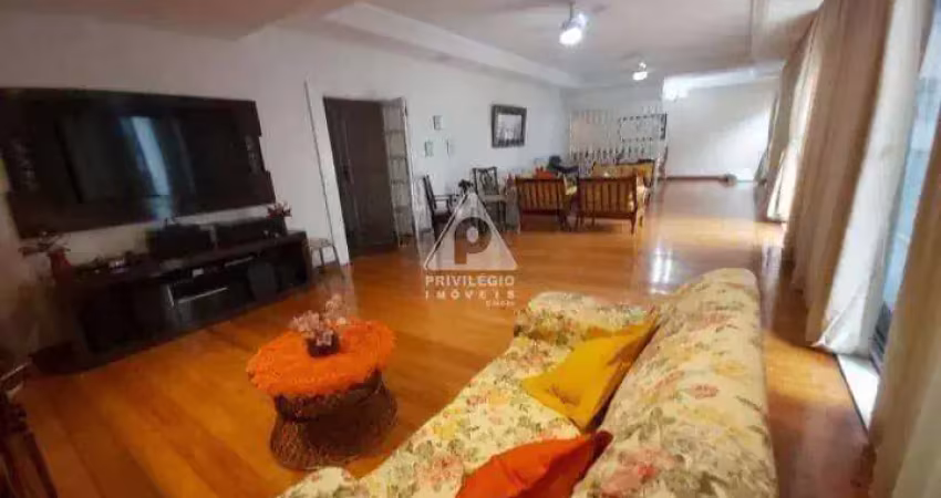 4 quartos sendo 2 suítes, 3 vagas, varanda, vista livre, portaria 24H, hall privativo