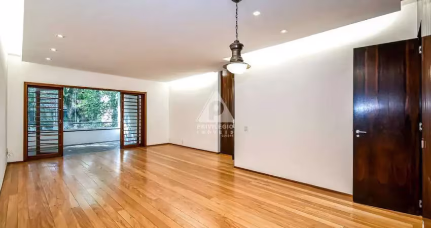 Apartamento 4 Quartos, 1 Vaga a Venda em Rua Nobre de Botafogo