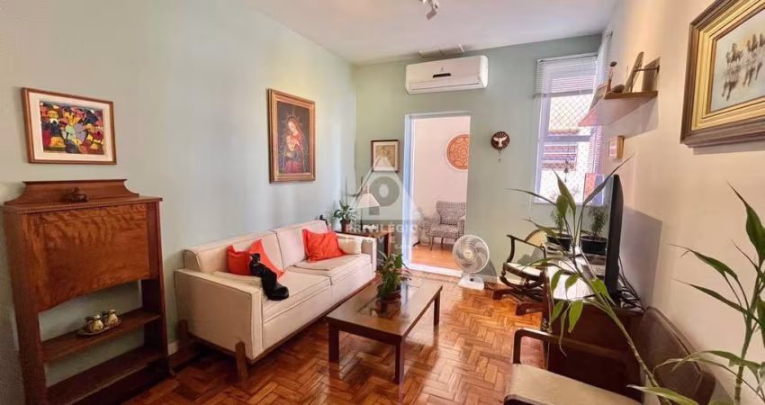 Sala e quarto com varanda. varanda revertida para o segundo quarto, todo reformado, possibilidade de vaga na rua, rua com cancela, segurança 24H