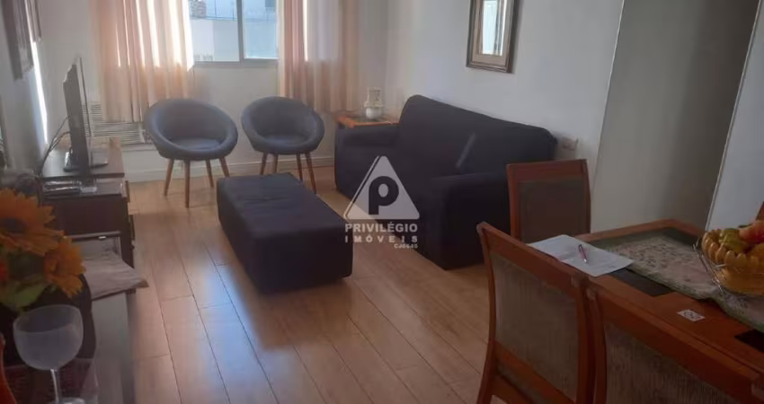IMÓVEL COM SALA, 2 QTOS. SUITE. COZ DEPS VAGA ESCRITURA VISTA LIVRE. REFORMADO