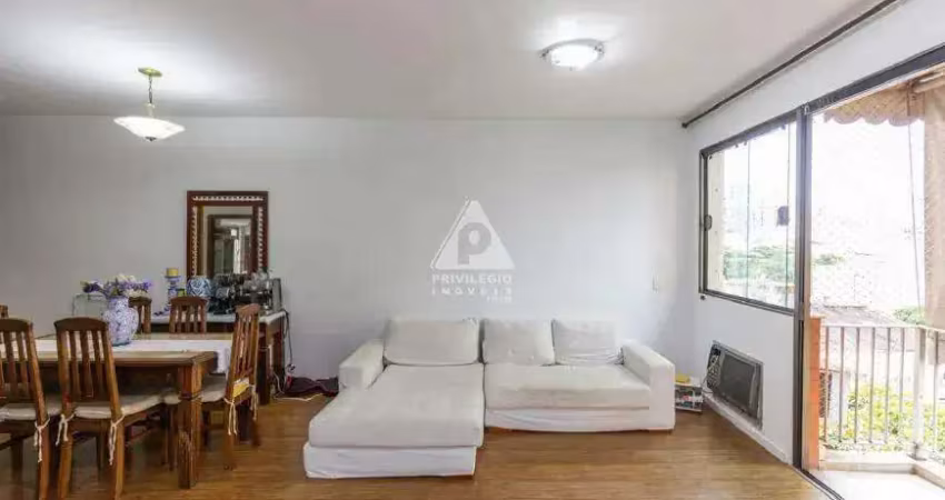 5 quartos sendo 2 suites, piscina, area gourmet, vaga, reformado