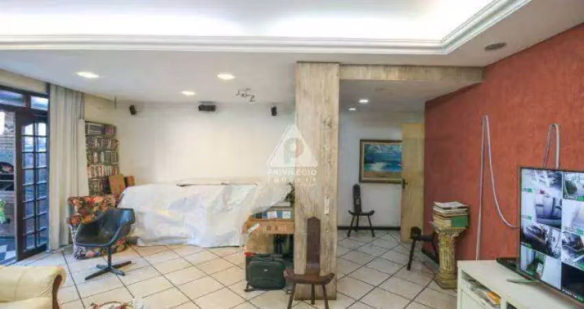 Cobertura linear com 3 quartos 1 suíte vista cristo em humaitá