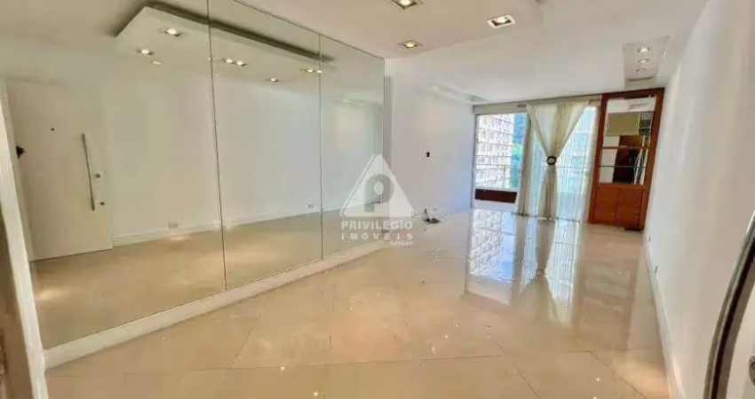 2 quartos sendo 1 suite, varandão. vista livre, 2 vagas na escritura, reformado para entrar e morar