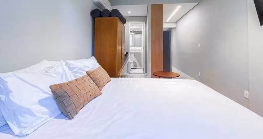 Studio transformado em duas suítes, no quadrilatero de ipanema