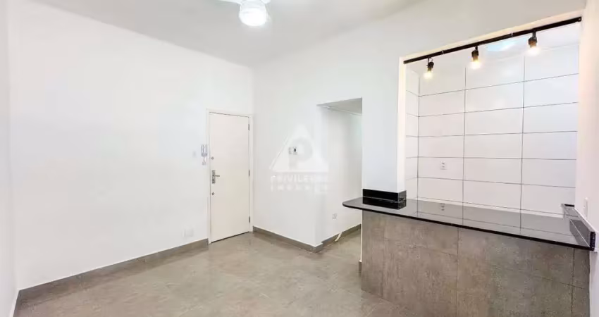 Quarto e sala reformado e decorado com vaga escriturada