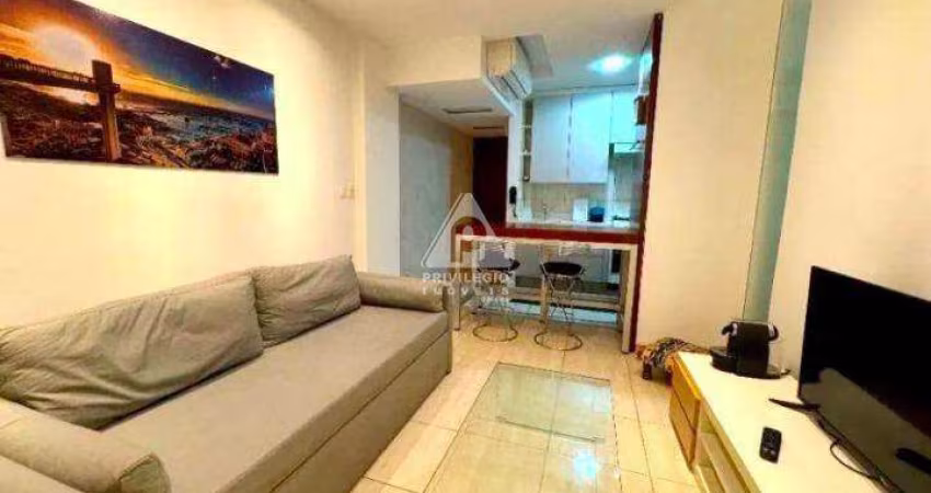 Quarto e sala com vaga escriturada no Quadrilátero de Ipanema