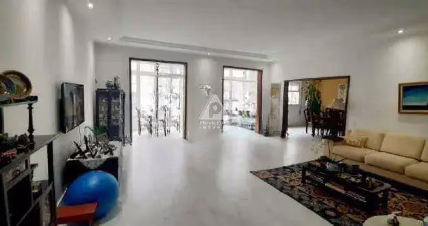 Magnífico apartamento 3 quartos com 2 vagas em ipanema – amplo e reformado