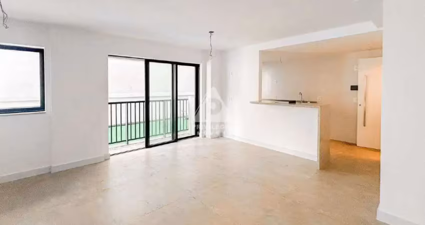 Excelente apartamento à venda, claro e arejado, 2 quartos,1 suíte, sala ampla, varanda,1 banheiro social, cozinha americana, 1 vaga de garagem.