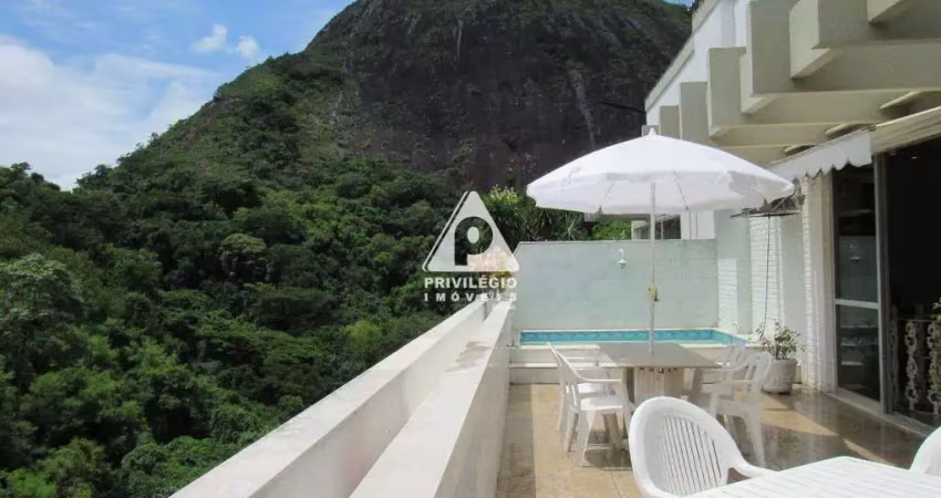 Cobertura, 3 quartos, suítes, closet, piscina, 209 mts, 2 vagas de garagem, vista para o verde, na lagoa.