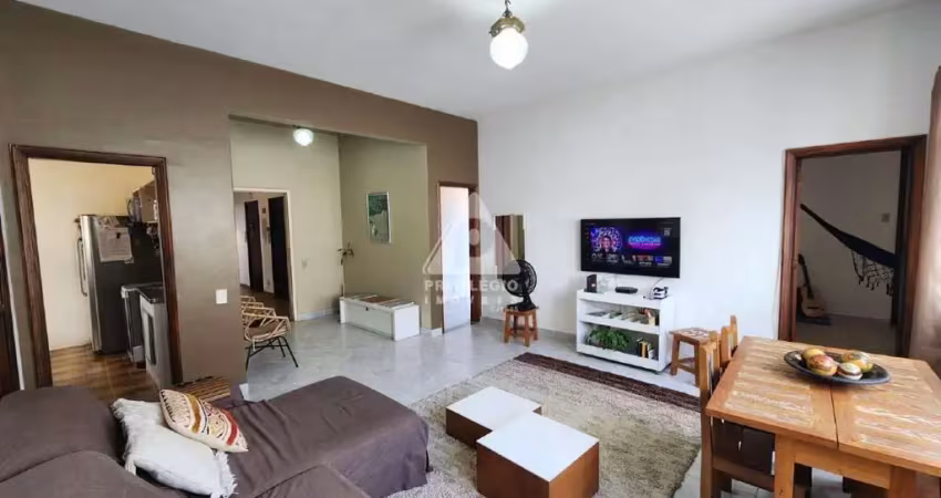 Apartamento tipo casa, 4 quartos com sacada – flamengo