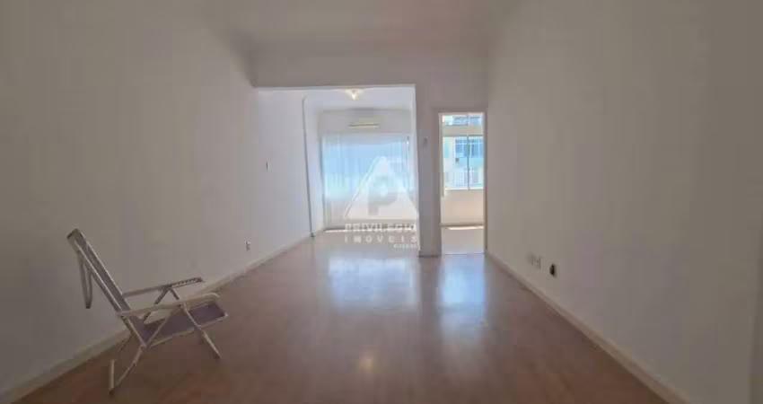 Oportunidade única. seu novo lar no leblon: 3 quartos, 1 banheiro social, 1 vaga de garagem