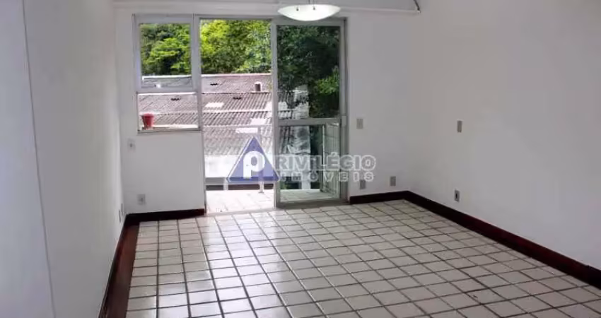 Excelente cobertura duplex, 4 quartos, 1 suíte, 3 vagas no cosme velho