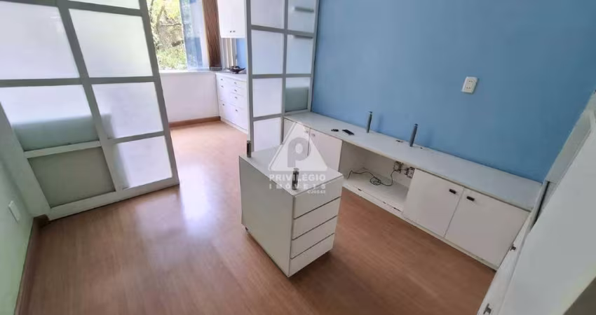 Sala comercial, 32m2 no Largo do Machado