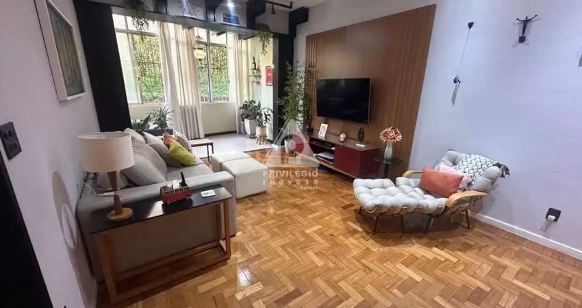 Apartamento de 3 quartos reformado em laranjeiras com vaga