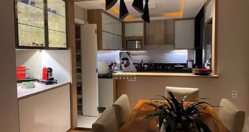 Vende-se maravilhoso 3 quartos no Humaitá.