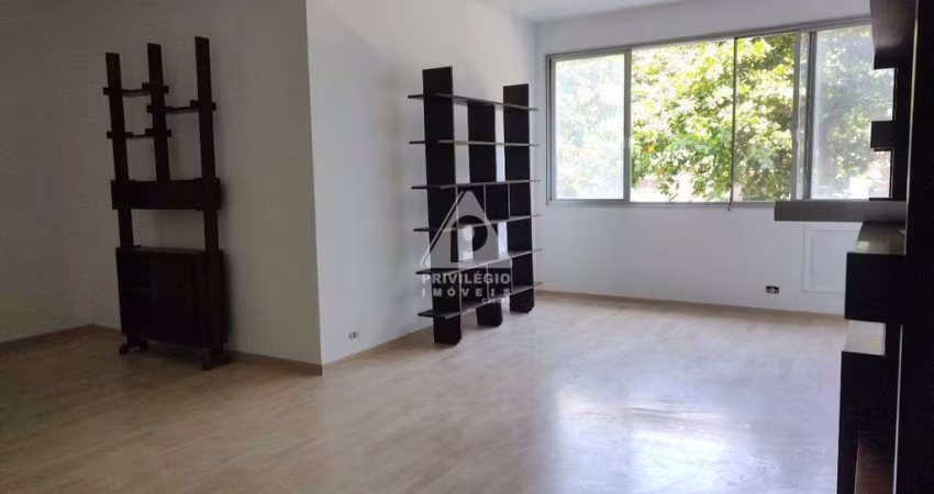 Apartamentos de 3 quartos uma suíte e vaga à venda em Laranjeiras