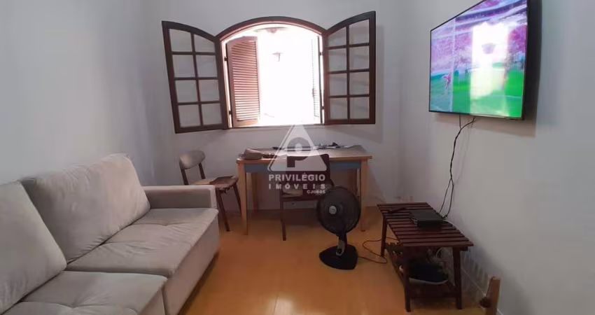 1 quarto a venda em Laranjeiras, Rio de janeiro- RJ