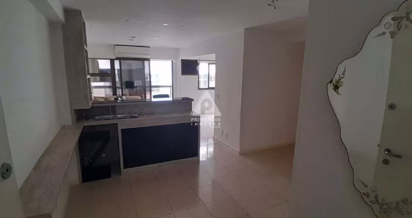 Ótima localização! - 2 Quartos, 3 Banheiros (um com hidromassagem), Sauna, 2 Vagas Escriturada