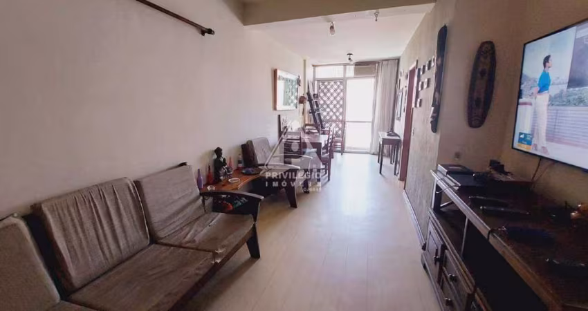 Apartamento com 68m² à venda na Glória, com 1 vaga na escritura!