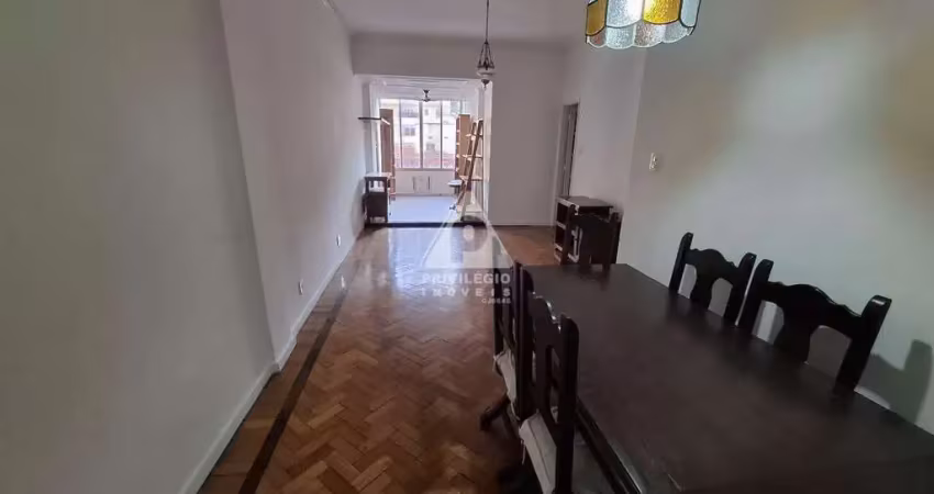 Apartamento de 2 quartos com vaga, à venda no catete!