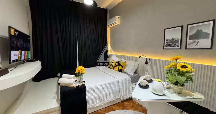Conjugado à venda, posto 2, colado a praia, reformado e mobilidado, airbnb, copacabana, rio de janeiro, rj